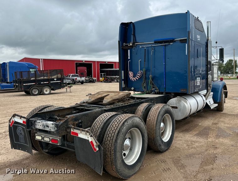 image for item DK6667 2005 Kenworth W900 semi truck