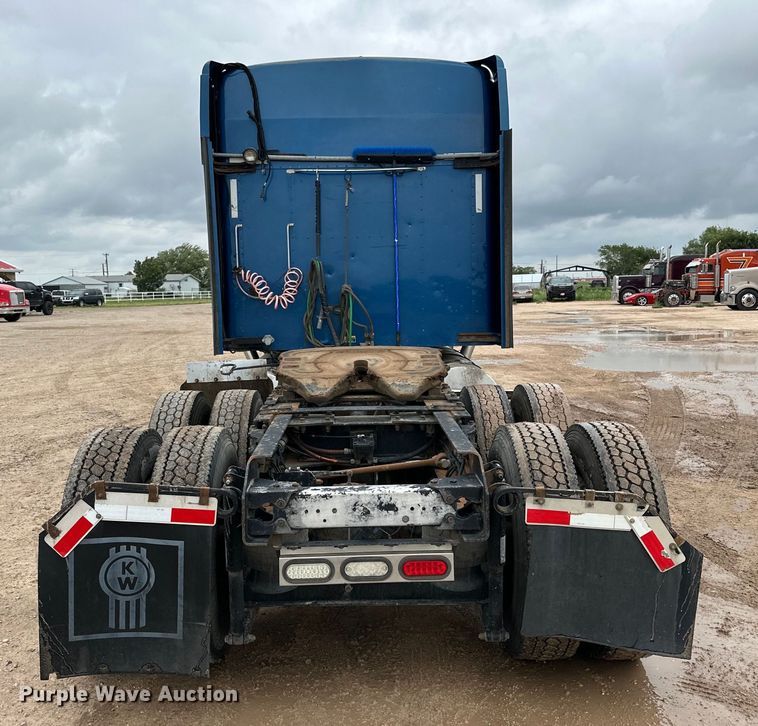 image for item DK6667 2005 Kenworth W900 semi truck