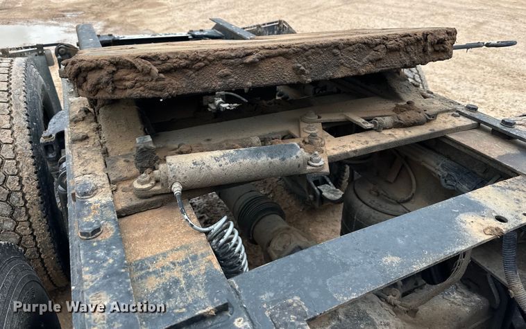 image for item DK6667 2005 Kenworth W900 semi truck