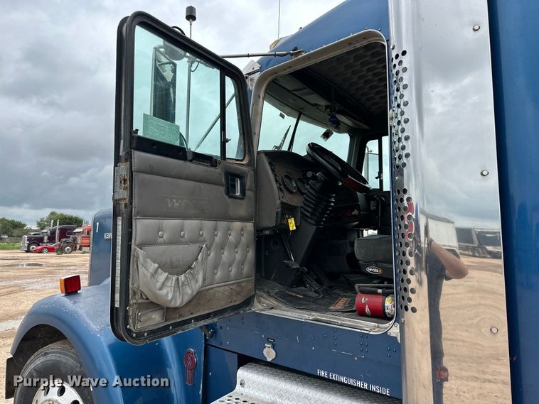 image for item DK6667 2005 Kenworth W900 semi truck
