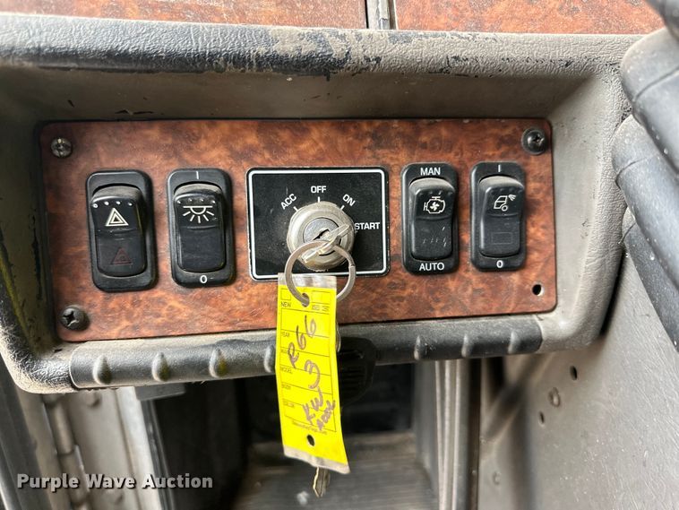 image for item DK6667 2005 Kenworth W900 semi truck