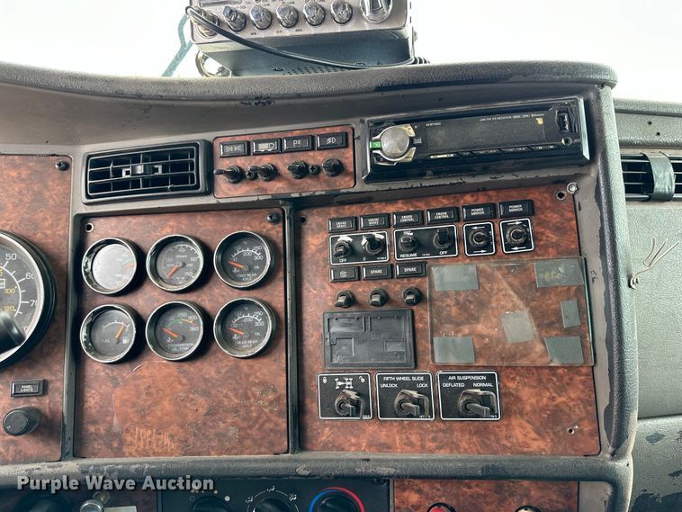 image for item DK6667 2005 Kenworth W900 semi truck