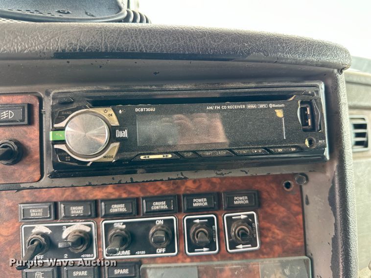 image for item DK6667 2005 Kenworth W900 semi truck