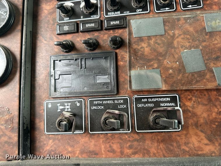 image for item DK6667 2005 Kenworth W900 semi truck