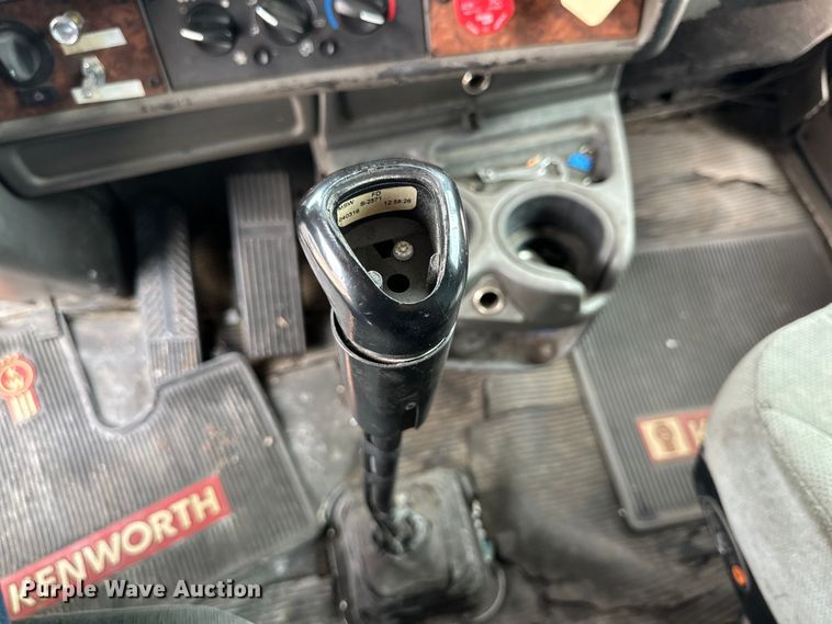 image for item DK6667 2005 Kenworth W900 semi truck