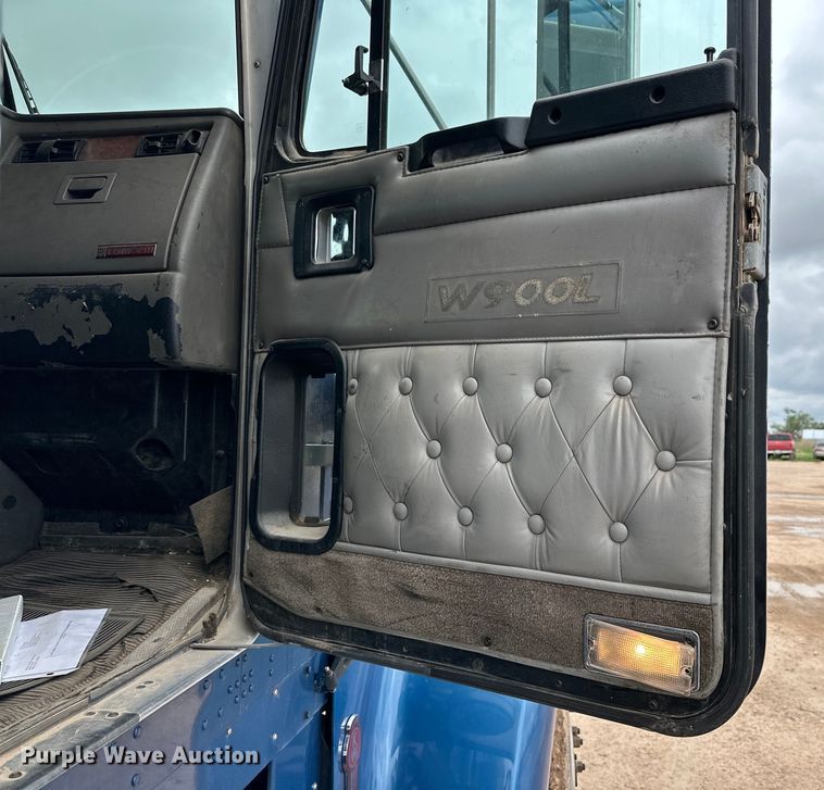 image for item DK6667 2005 Kenworth W900 semi truck