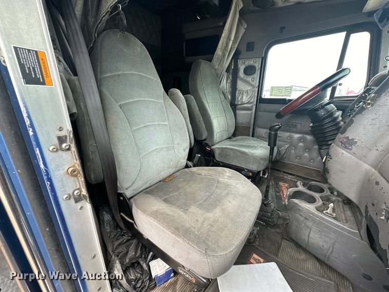 image for item DK6667 2005 Kenworth W900 semi truck