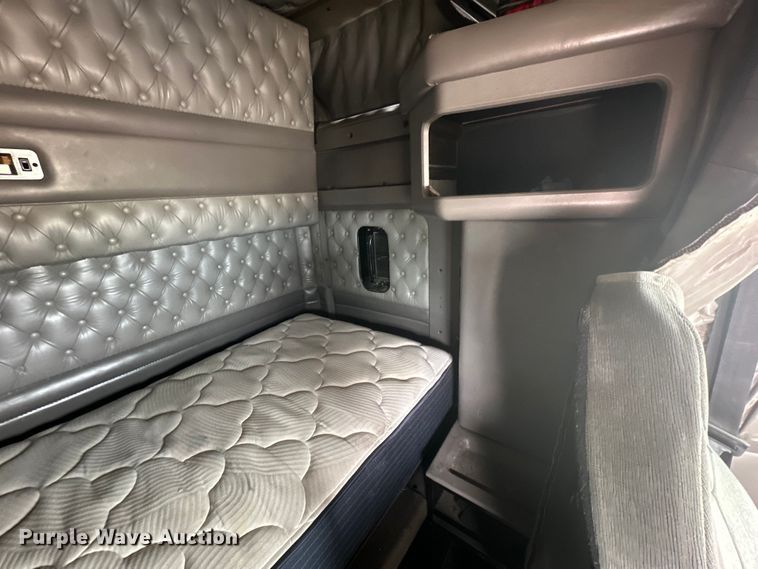 image for item DK6667 2005 Kenworth W900 semi truck