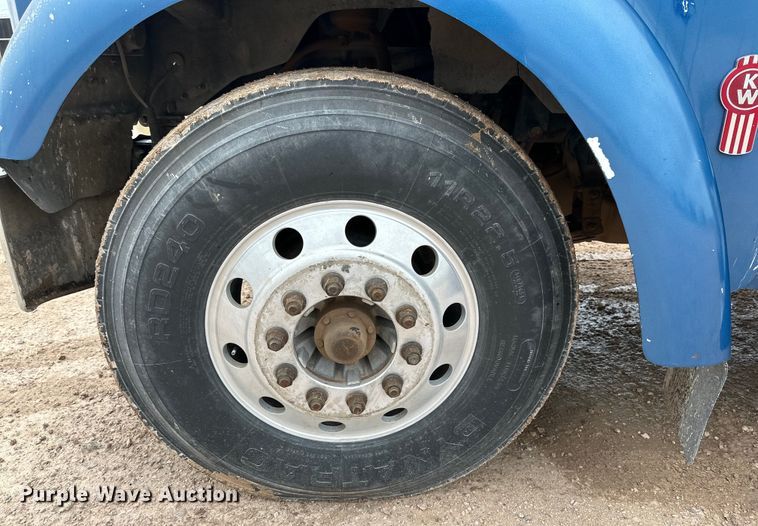 image for item DK6667 2005 Kenworth W900 semi truck