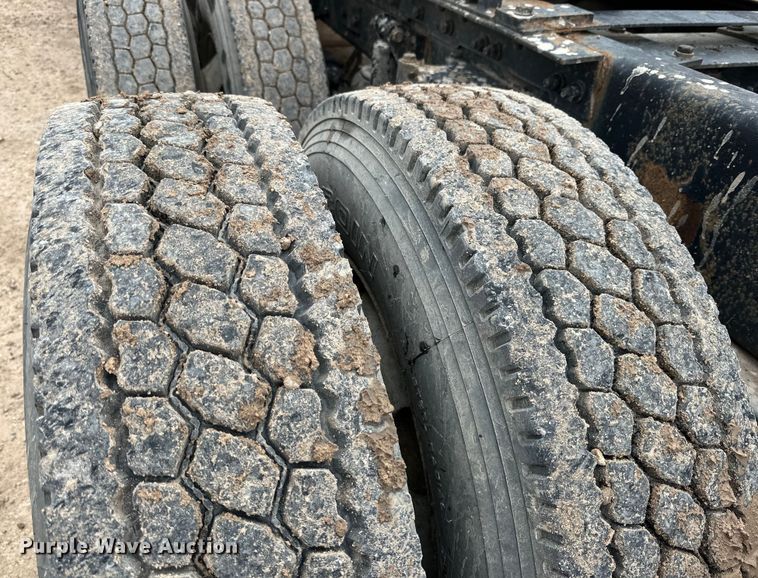 image for item DK6667 2005 Kenworth W900 semi truck