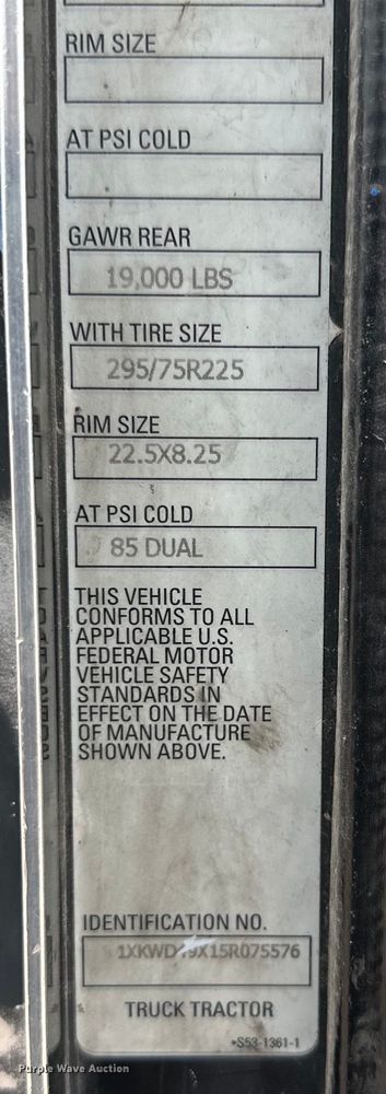 image for item DK6667 2005 Kenworth W900 semi truck