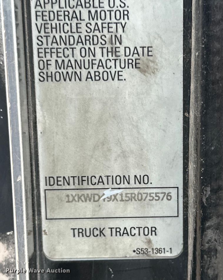 image for item DK6667 2005 Kenworth W900 semi truck