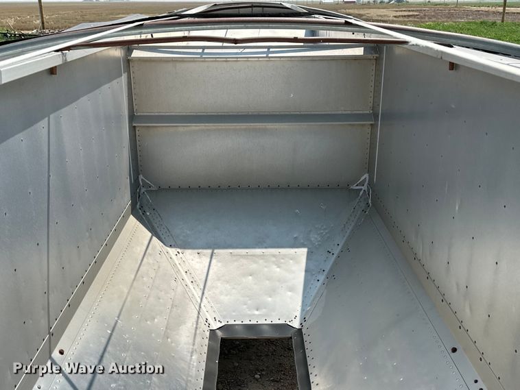 image for item DM2721 2002 Timpte grain trailer