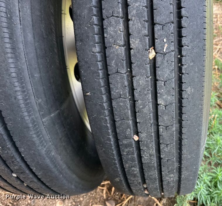 image for item DM2721 2002 Timpte grain trailer