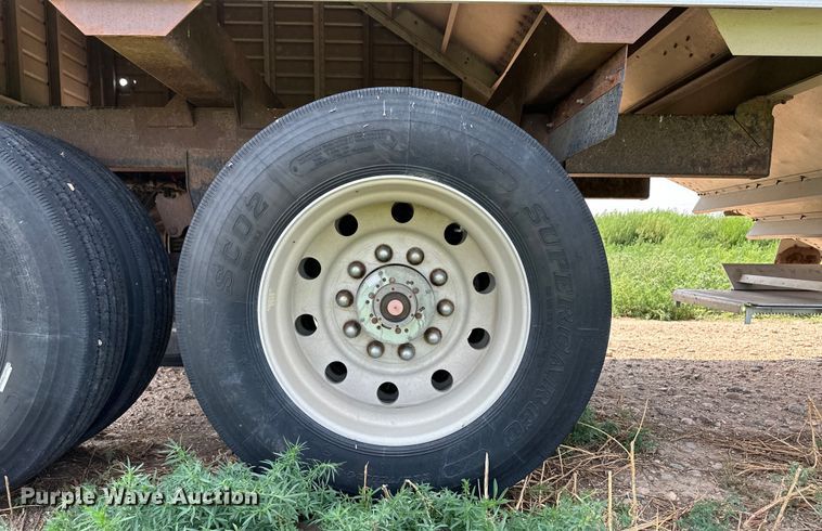 image for item DM2721 2002 Timpte grain trailer