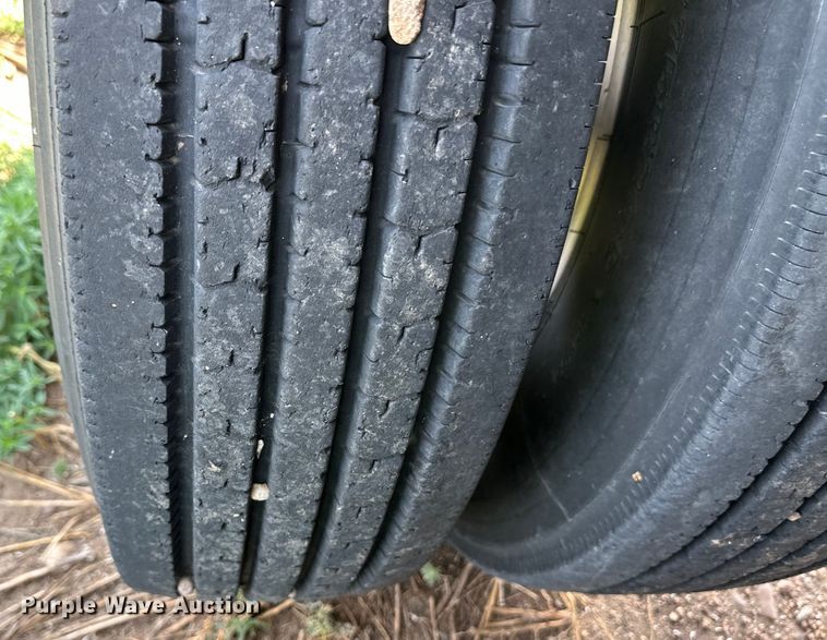 image for item DM2721 2002 Timpte grain trailer