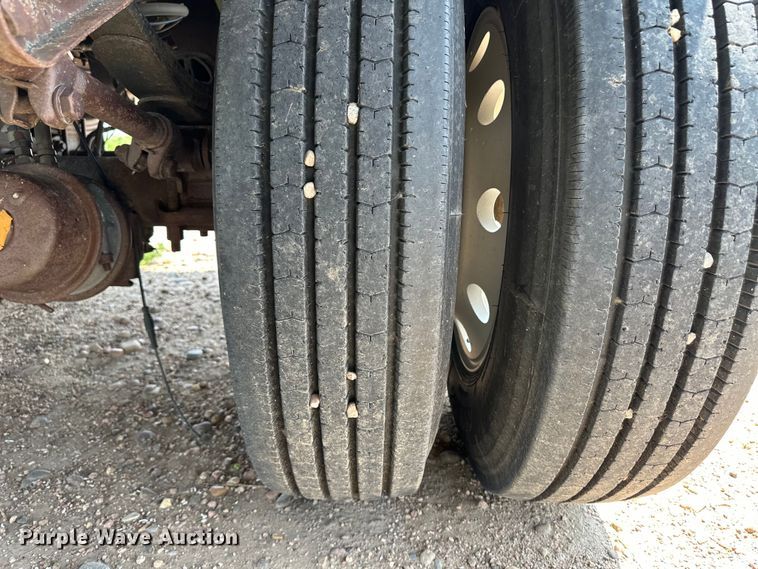 image for item DM2721 2002 Timpte grain trailer