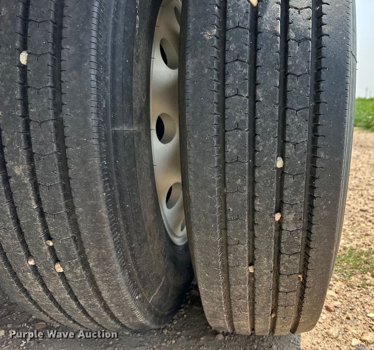 image for item DM2721 2002 Timpte grain trailer