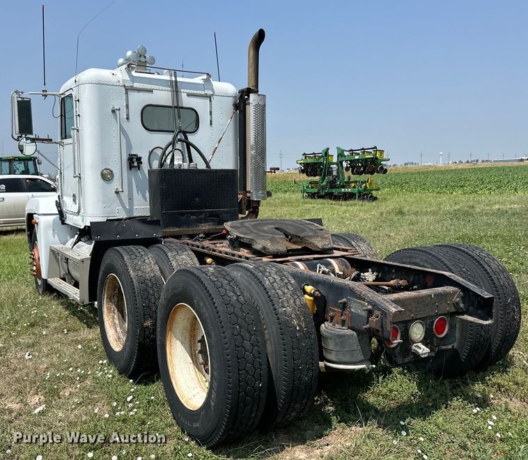 image for item DM2722 1999 Freightliner FLD semi truck