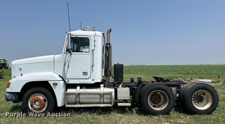image for item DM2722 1999 Freightliner FLD semi truck
