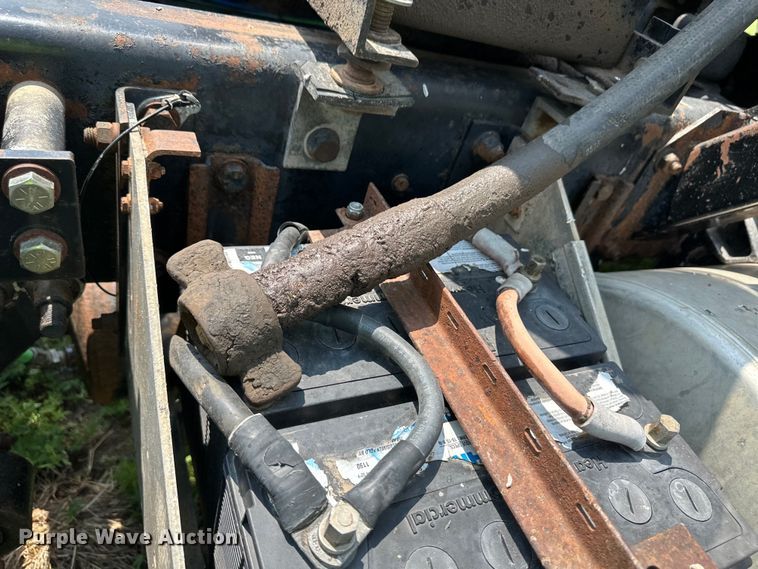 image for item DM2722 1999 Freightliner FLD semi truck