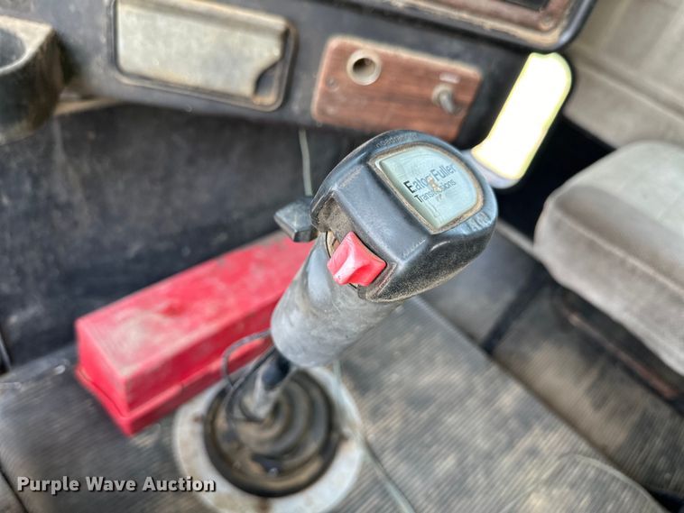 image for item DM2722 1999 Freightliner FLD semi truck