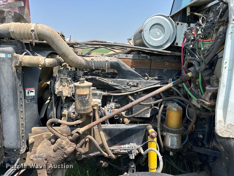 image for item DM2722 1999 Freightliner FLD semi truck