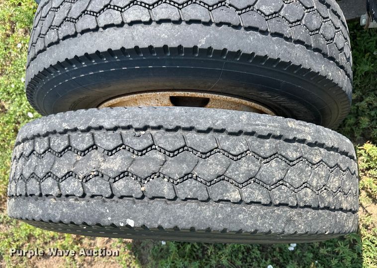 image for item DM2722 1999 Freightliner FLD semi truck