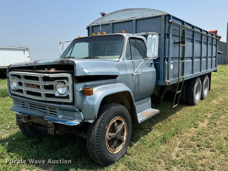 image for item DM2725 1975 GMC 6500 grain truck
