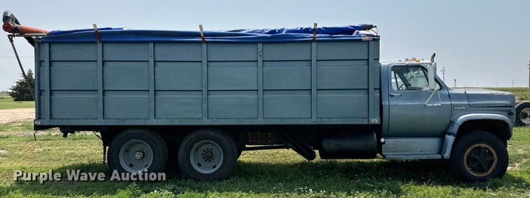 image for item DM2725 1975 GMC 6500 grain truck