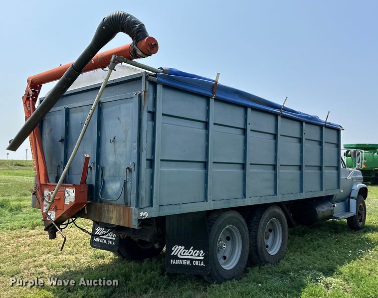 image for item DM2725 1975 GMC 6500 grain truck