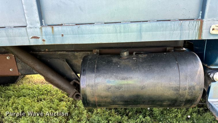 image for item DM2725 1975 GMC 6500 grain truck