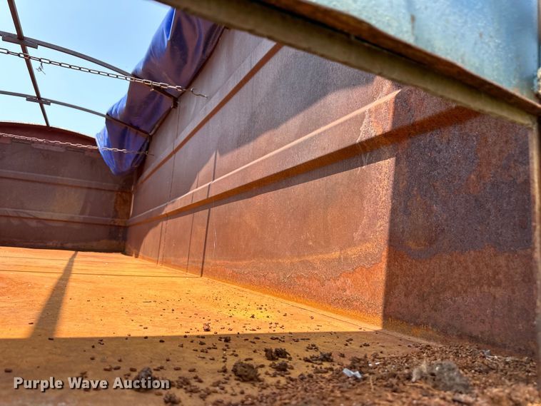 image for item DM2725 1975 GMC 6500 grain truck