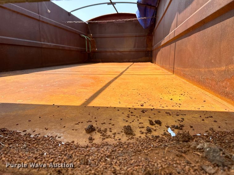 image for item DM2725 1975 GMC 6500 grain truck