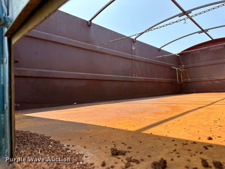 image for item DM2725 1975 GMC 6500 grain truck