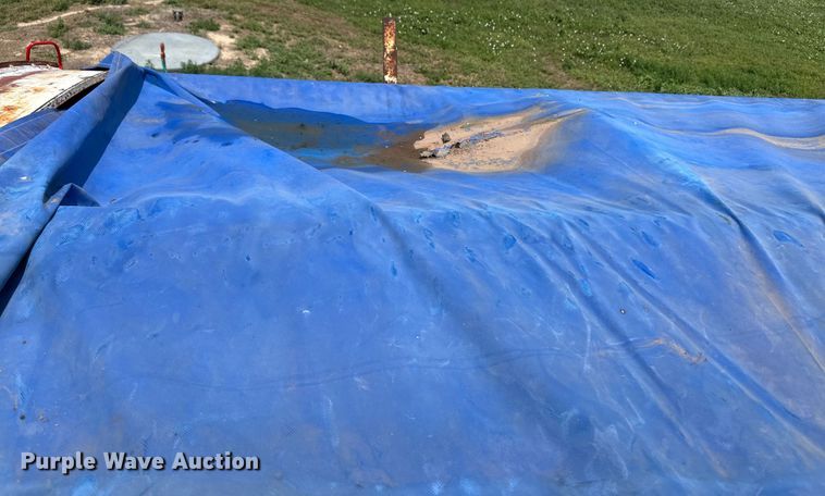 image for item DM2725 1975 GMC 6500 grain truck