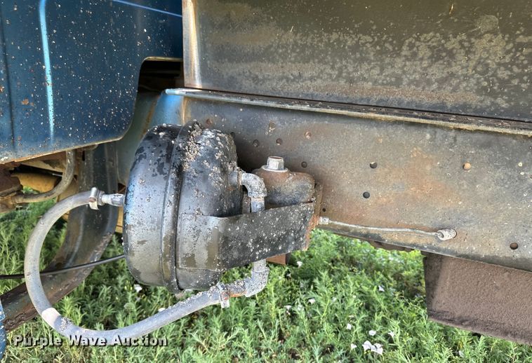 image for item DM2725 1975 GMC 6500 grain truck