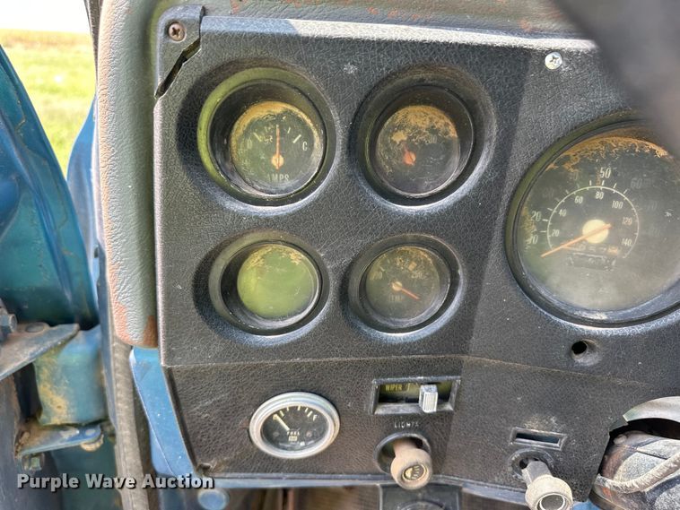 image for item DM2725 1975 GMC 6500 grain truck