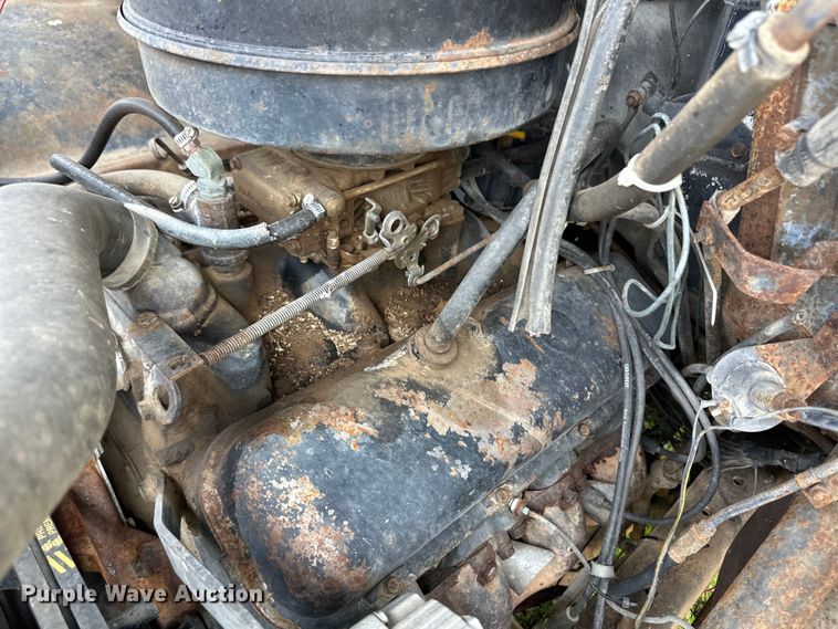 image for item DM2725 1975 GMC 6500 grain truck