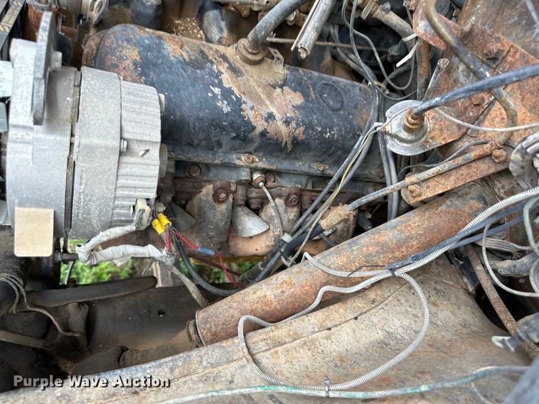 image for item DM2725 1975 GMC 6500 grain truck