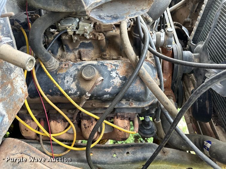 image for item DM2725 1975 GMC 6500 grain truck