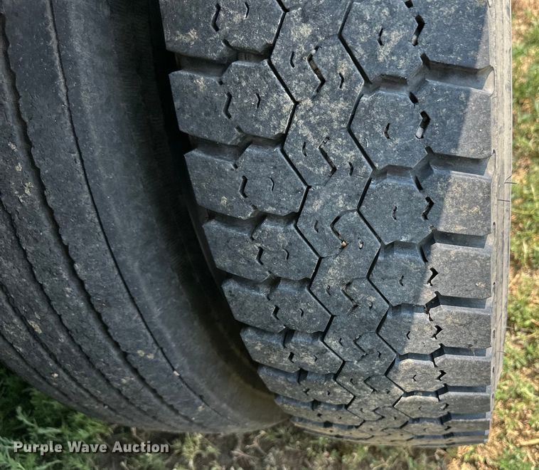 image for item DM2725 1975 GMC 6500 grain truck