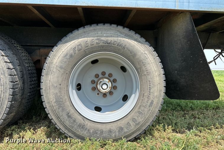 image for item DM2725 1975 GMC 6500 grain truck