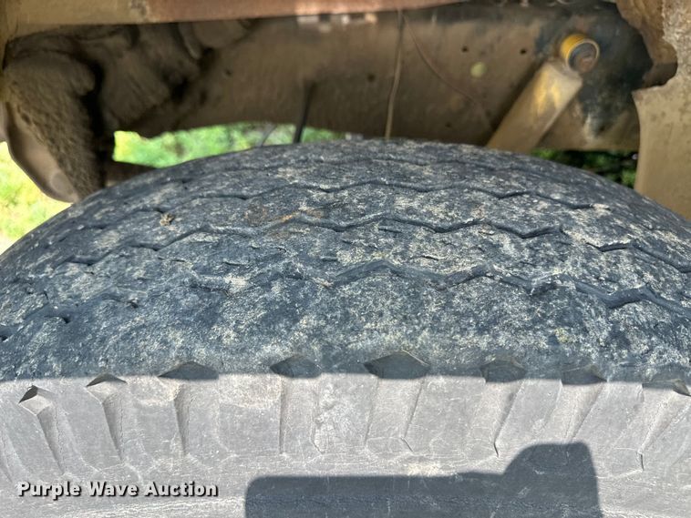 image for item DM2725 1975 GMC 6500 grain truck