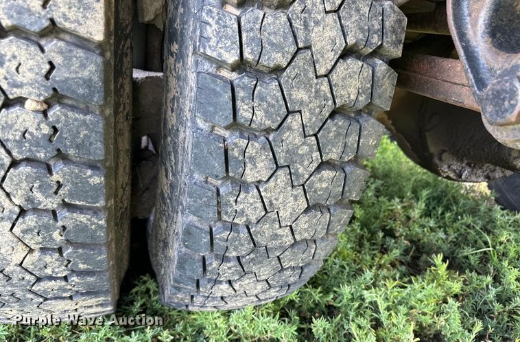 image for item DM2725 1975 GMC 6500 grain truck