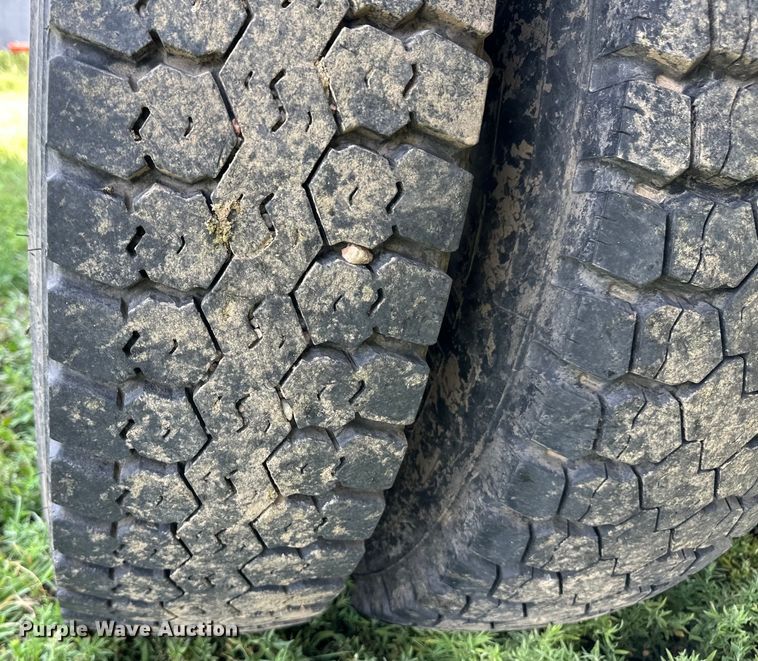 image for item DM2725 1975 GMC 6500 grain truck