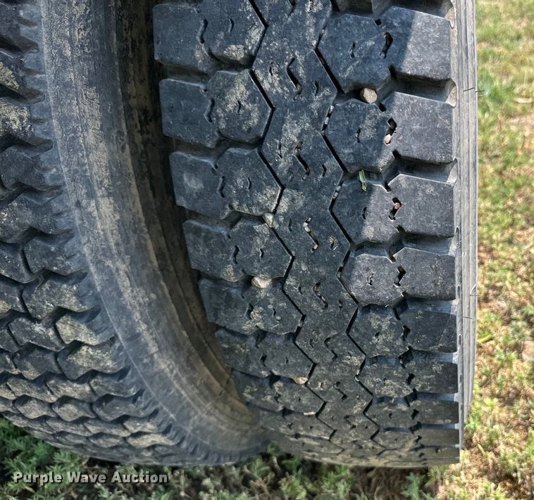 image for item DM2725 1975 GMC 6500 grain truck