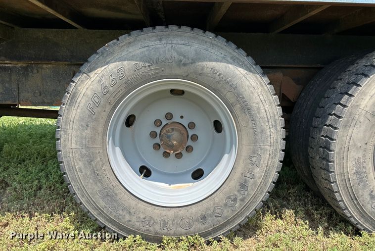 image for item DM2725 1975 GMC 6500 grain truck