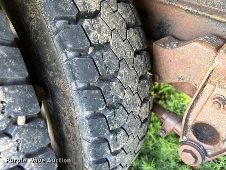 image for item DM2725 1975 GMC 6500 grain truck