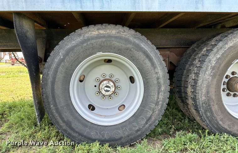 image for item DM2725 1975 GMC 6500 grain truck